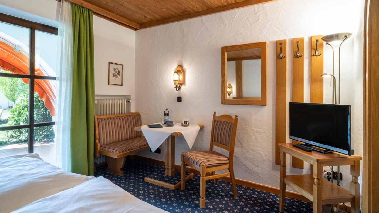 Hotel Alpina Hagnau am Bodensee Exterior foto