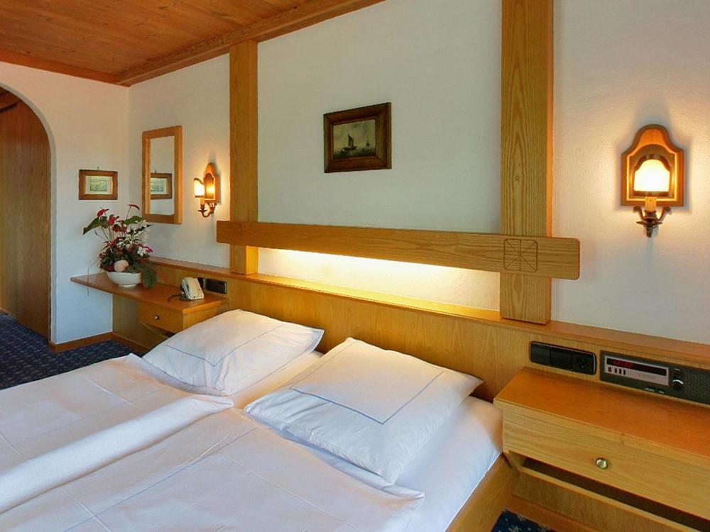 Hotel Alpina Hagnau am Bodensee Zimmer foto